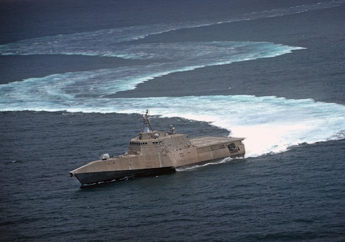 Littoral combat ship USS Independence demonstrates maneuvering capabilities in the Pacific / AP