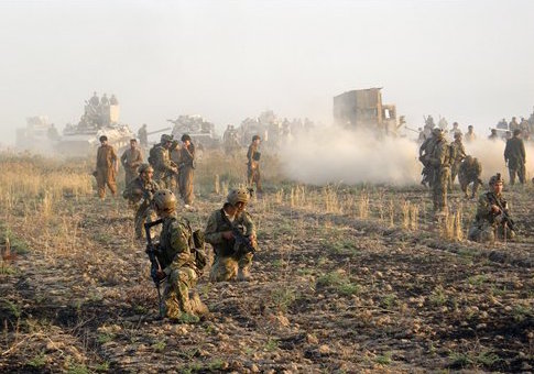 Kurdish fighters combat IS in Iraq