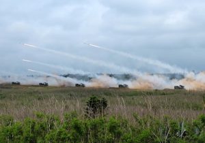 Taiwan forces conduct live-fire war games
