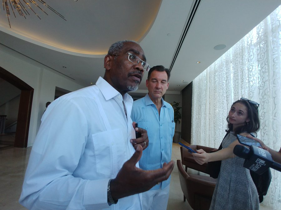 ALERT: NY Democrats, Teachers’ Union Boss Partied Maskless
in Puerto Rico 5