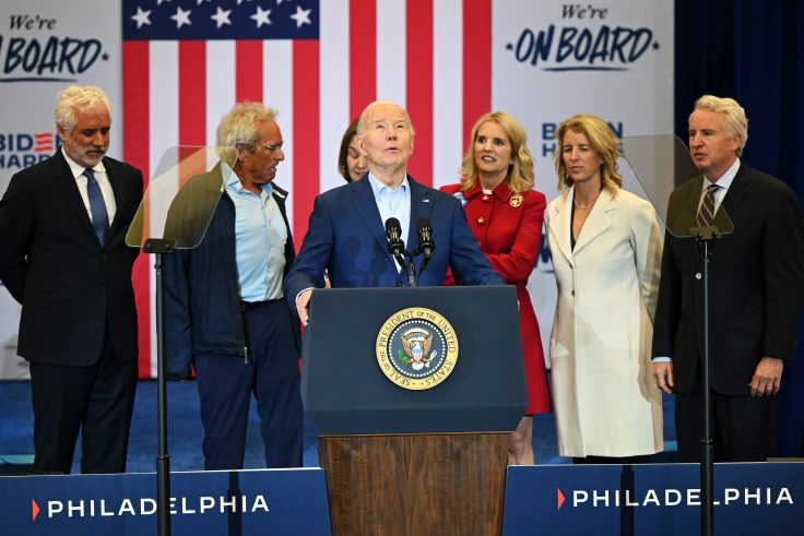 Biden Touts Kennedy Clan Endorsement in Brief, Gaffe-Filled ...