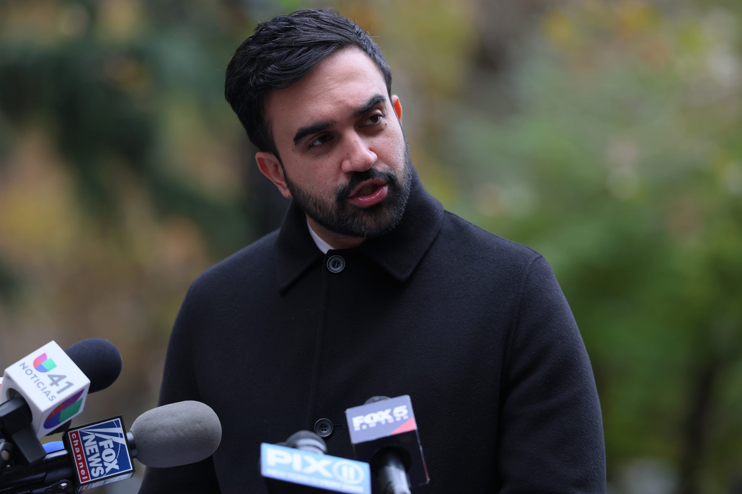 ‘Strike, Strike Tel Aviv’: Mamdani Introduced at Ramadan Celebration by Extremist Who Called on Hamas To Bomb Jewish State